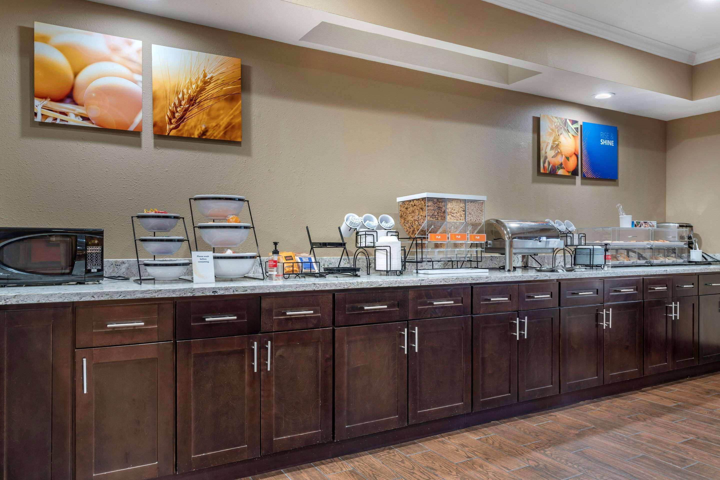 Comfort Inn & Suites Sacramento - University Area 외부 사진