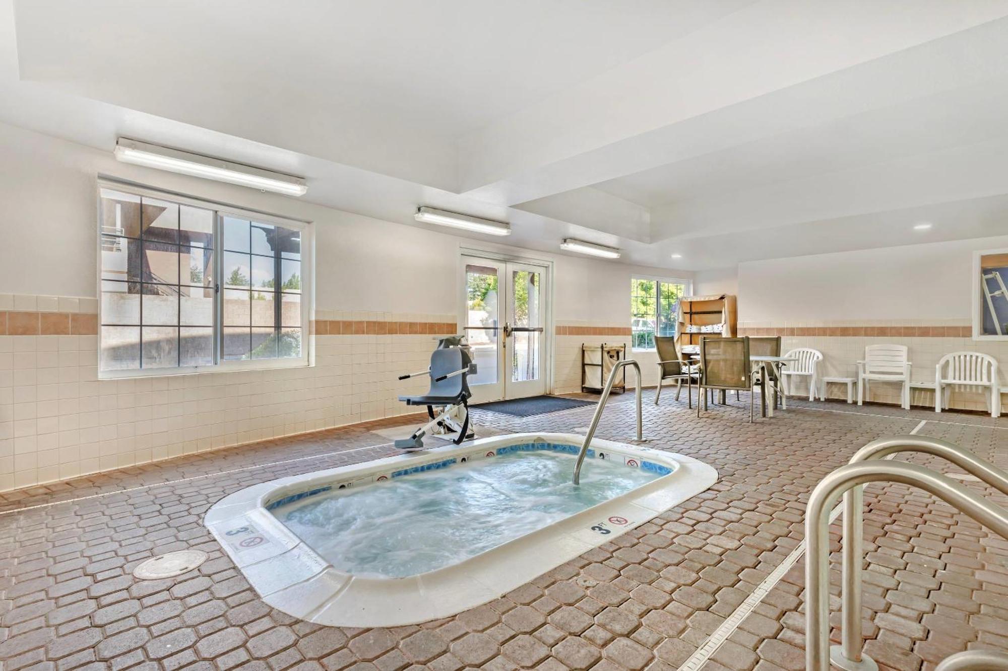 Comfort Inn & Suites Sacramento - University Area 외부 사진